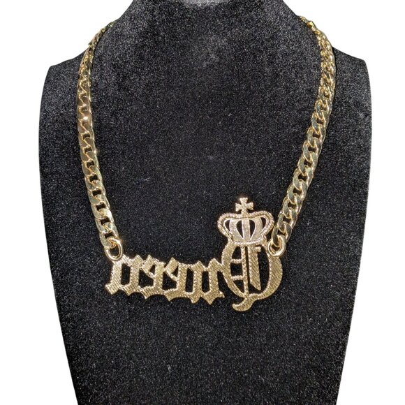 Queen Gold Tone Statement Necklace Crown Pendant Lobster Clasp - Picture 3 of 6